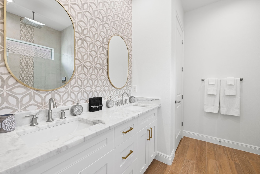 Property p12 image 43